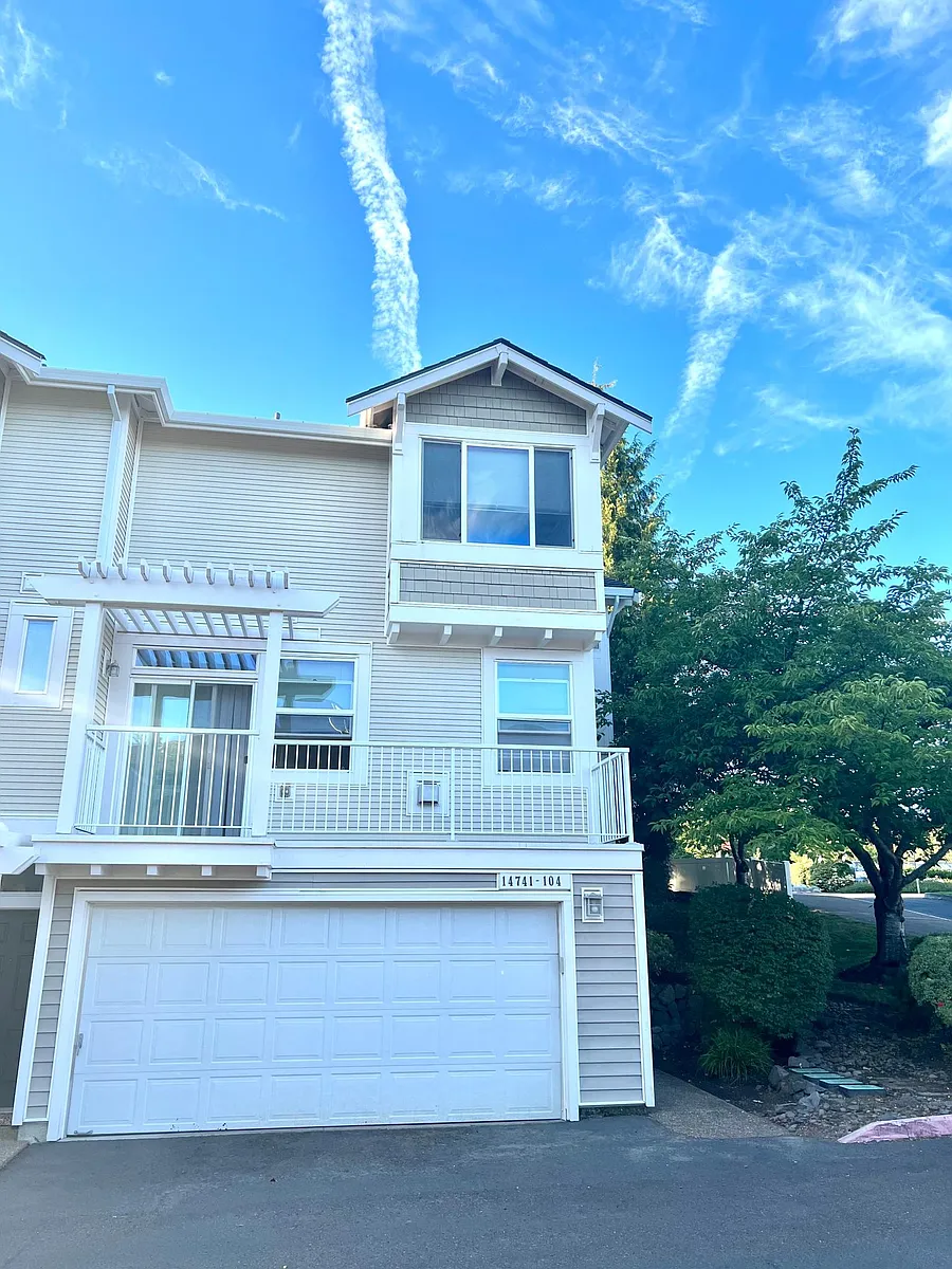 Building Photo - 14741 SW Beard Rd #104