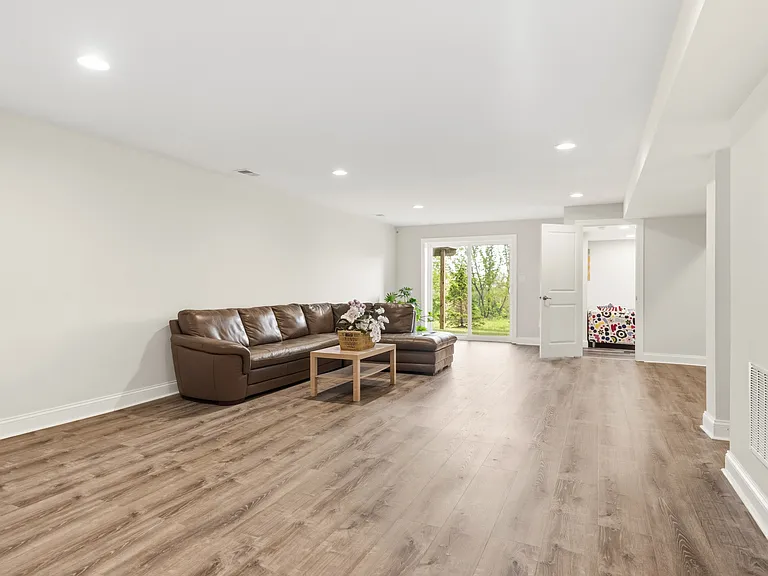 512 Quarry Point Rd — Photo 42