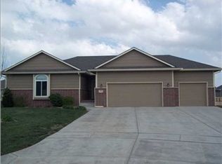 10901 W Maxwell Cir, Wichita, KS 67215