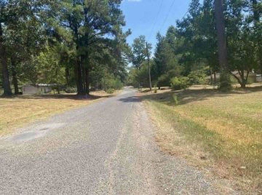 Exterior Neighborhood (street photo)