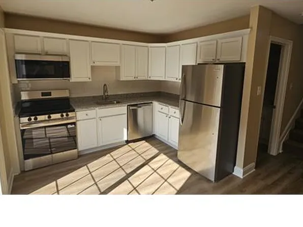 302 Hendrickson Ln, Towson, MD 21286