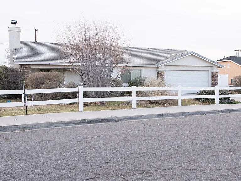 14010 Millbrook Dr — Photo 2