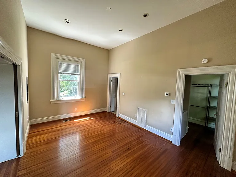 1101 W Grace St #2 — Photo 5