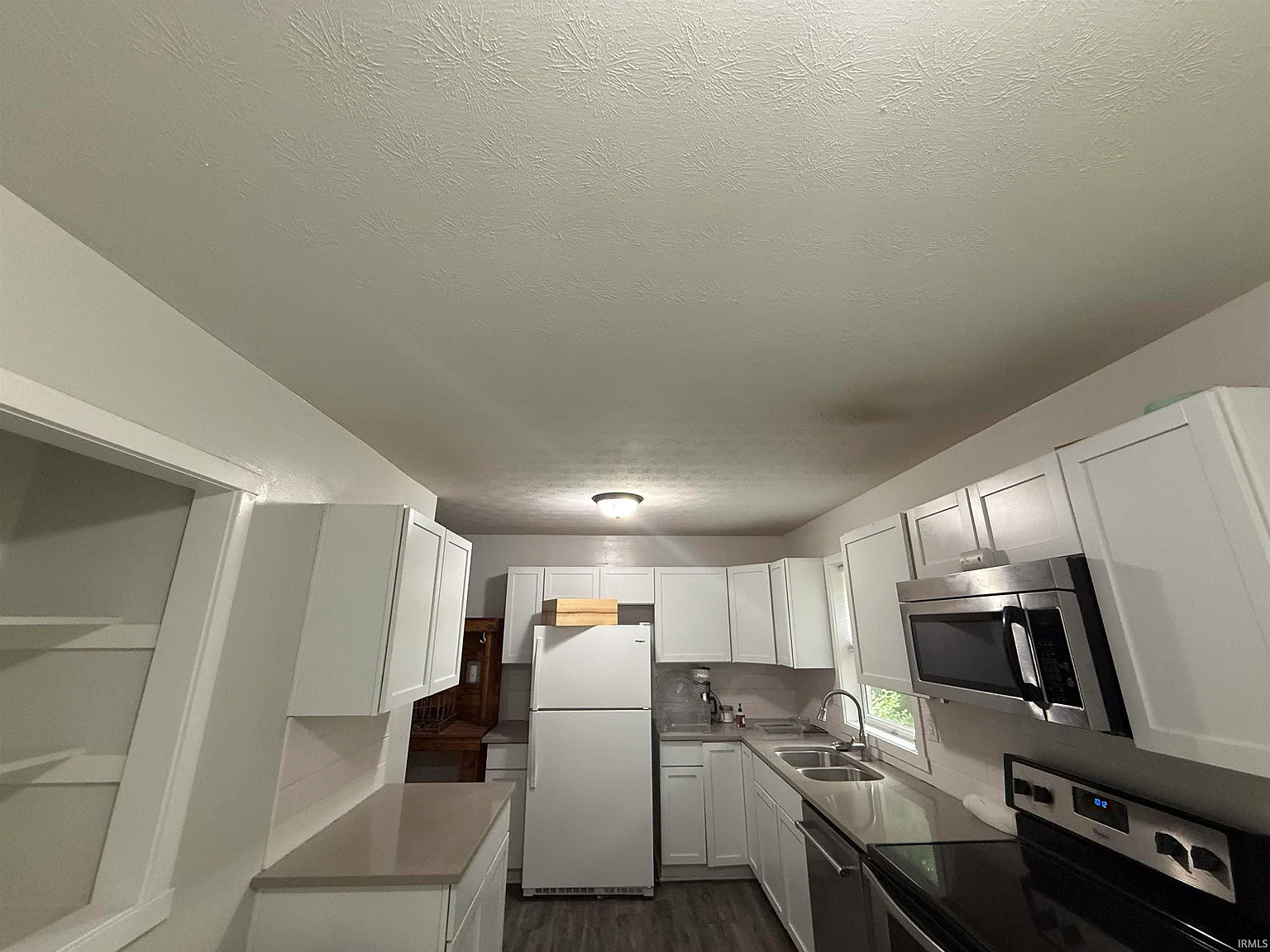 3 bed, 2.0 bath, 1612 sqft, $1,800 — Photo 3