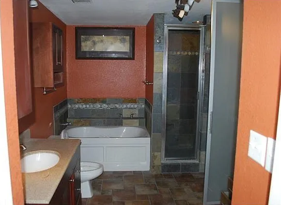 1028 Quail Valley Dr — Photo 4