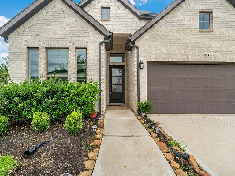 10718 Blossom River Dr — Photo 5