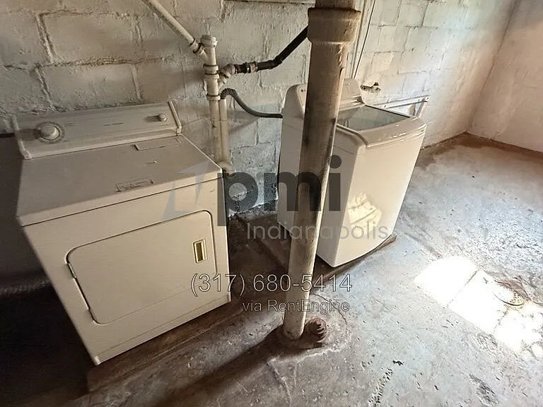 943 N Drexel Ave — Photo 28