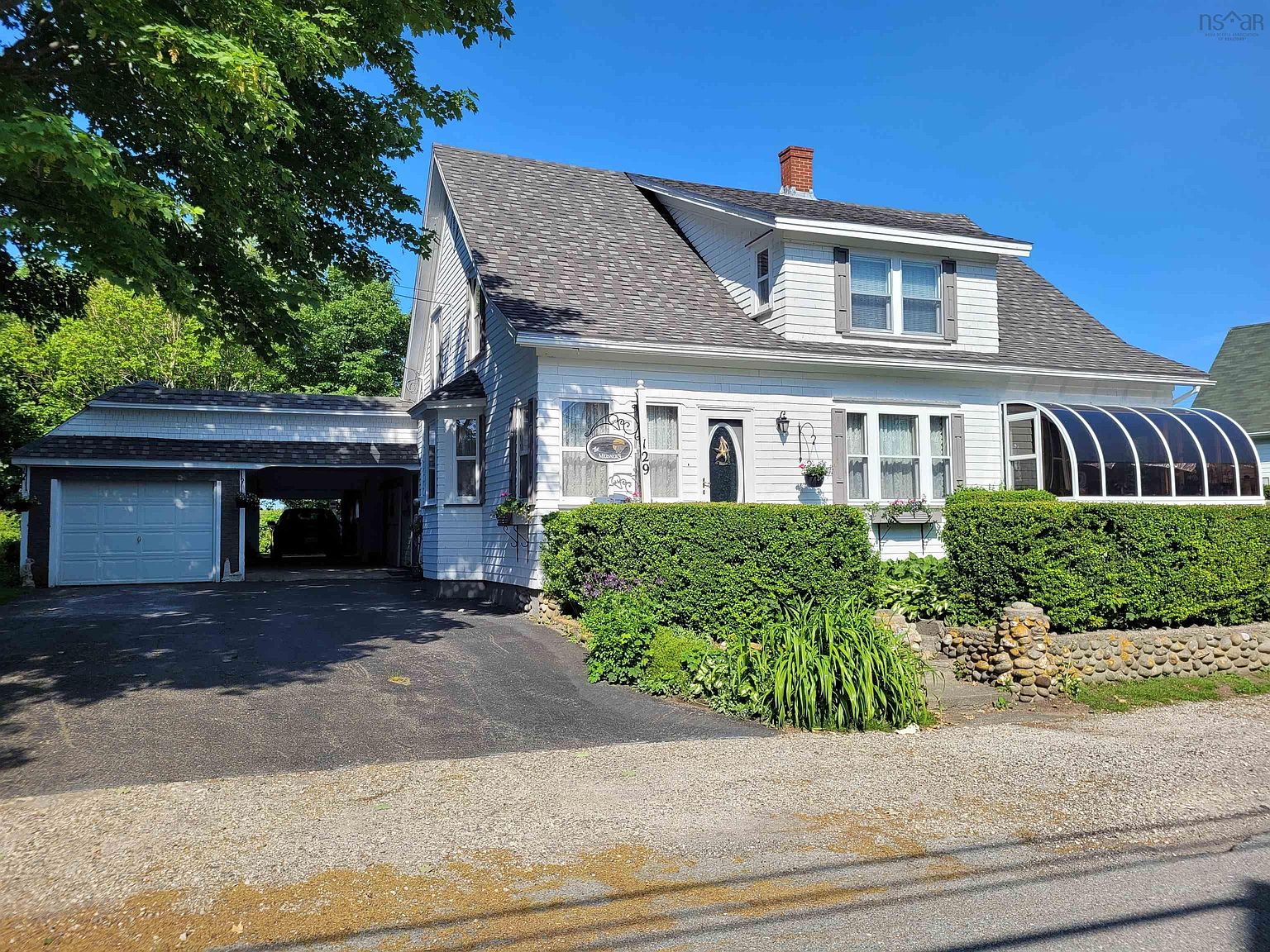 129 Hall St, Lockeport, NS B0T 1L0 MLS 202200653 Zillow