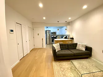 Rented by R New York