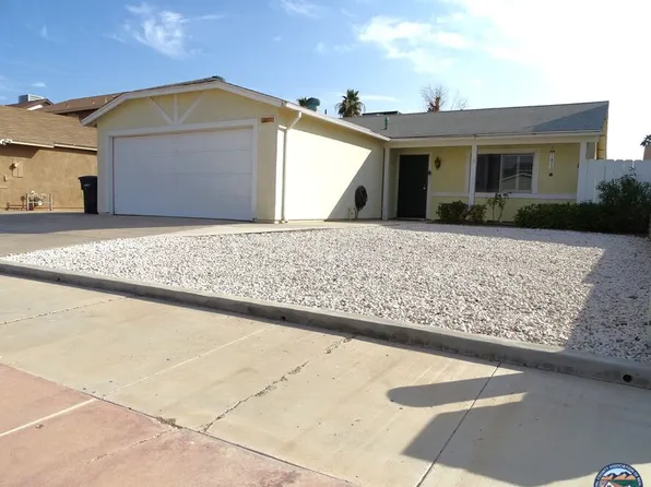 2071 W Elm Ave, El Centro, CA 92243