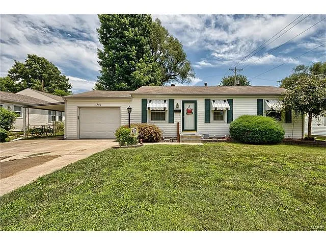 702 Guinevere Ct photo 1