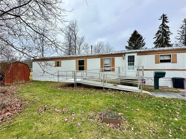 304 E Elmwood Ave #61, Falconer, NY 14733