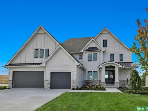 10908 98 Avenue Cir, Papillion, NE 68046