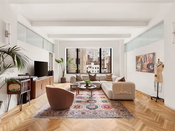 12 E 12th St APT 5N, New York, NY 10003
