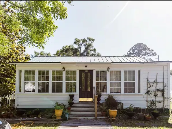 130 14th St, Apalachicola, FL 32320