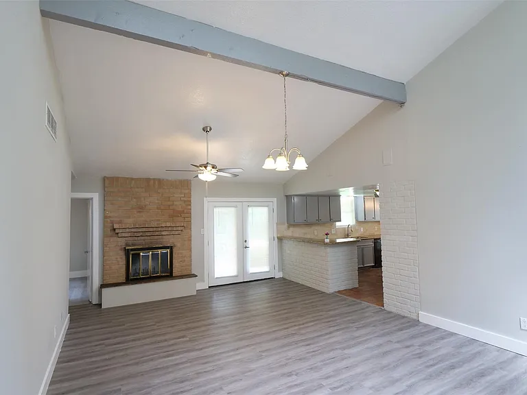 15654 Boulder Oaks Dr — Photo 6
