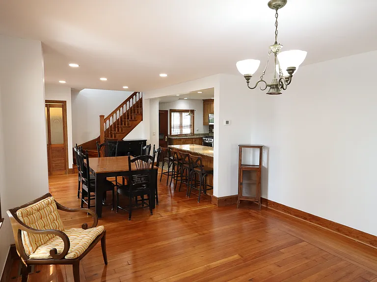 34R Rush St — Photo 9
