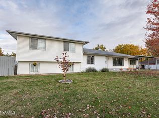 1207 2nd Ave, Zillah, WA 98953