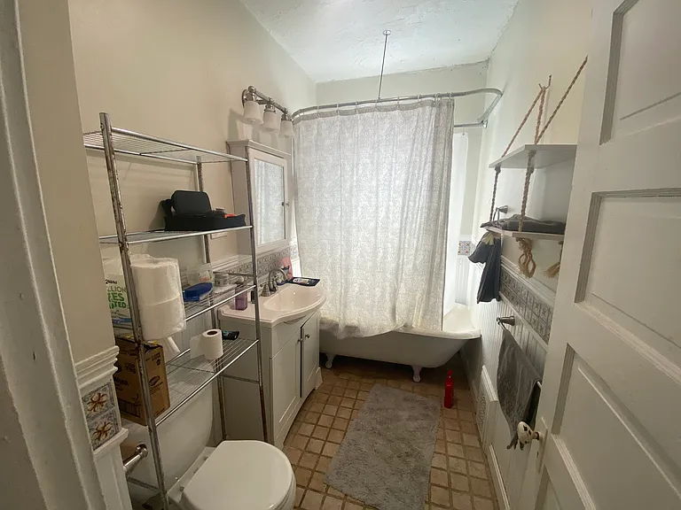 15 Rowell St #3 — Photo 8