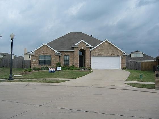 Shows Like a Model Home!!!