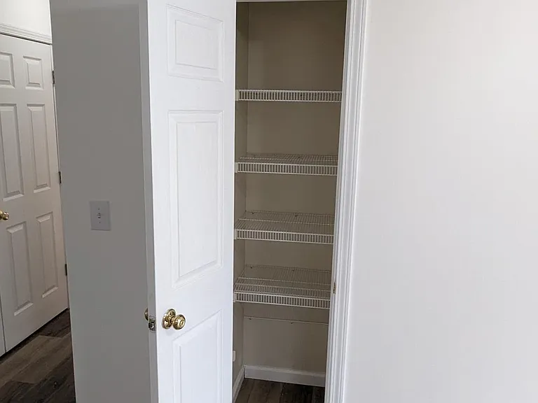 2347 S Peoples Ct — Photo 16