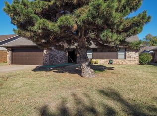 1411 Leo Rd, Edmond, OK 73003