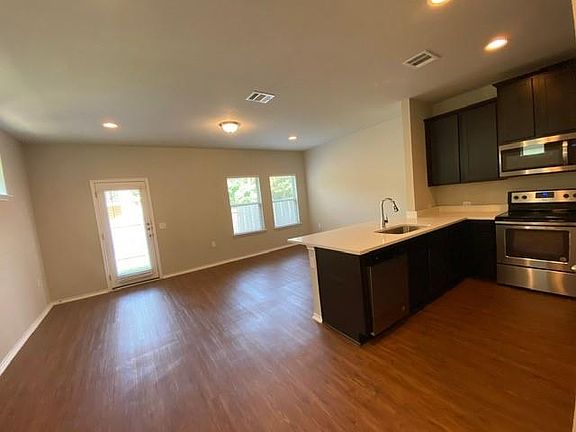 3rd image of 9510 Woodvale Dr #A