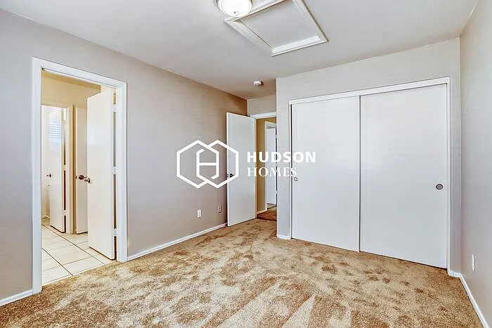6411 S 23rd Ave — Photo 20