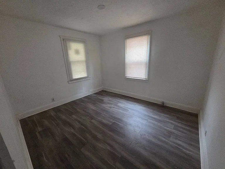 15322 Yorick Ave — Photo 11