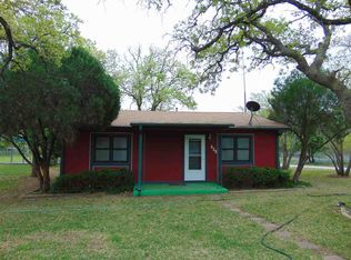 828 Cottonwood Dr, Kingsland, TX 78639
