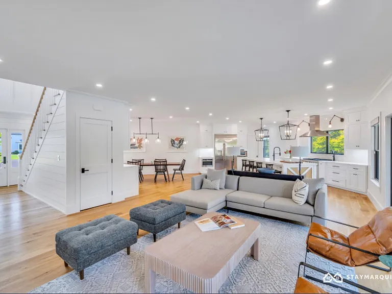 945 Royalton Row — Photo 16
