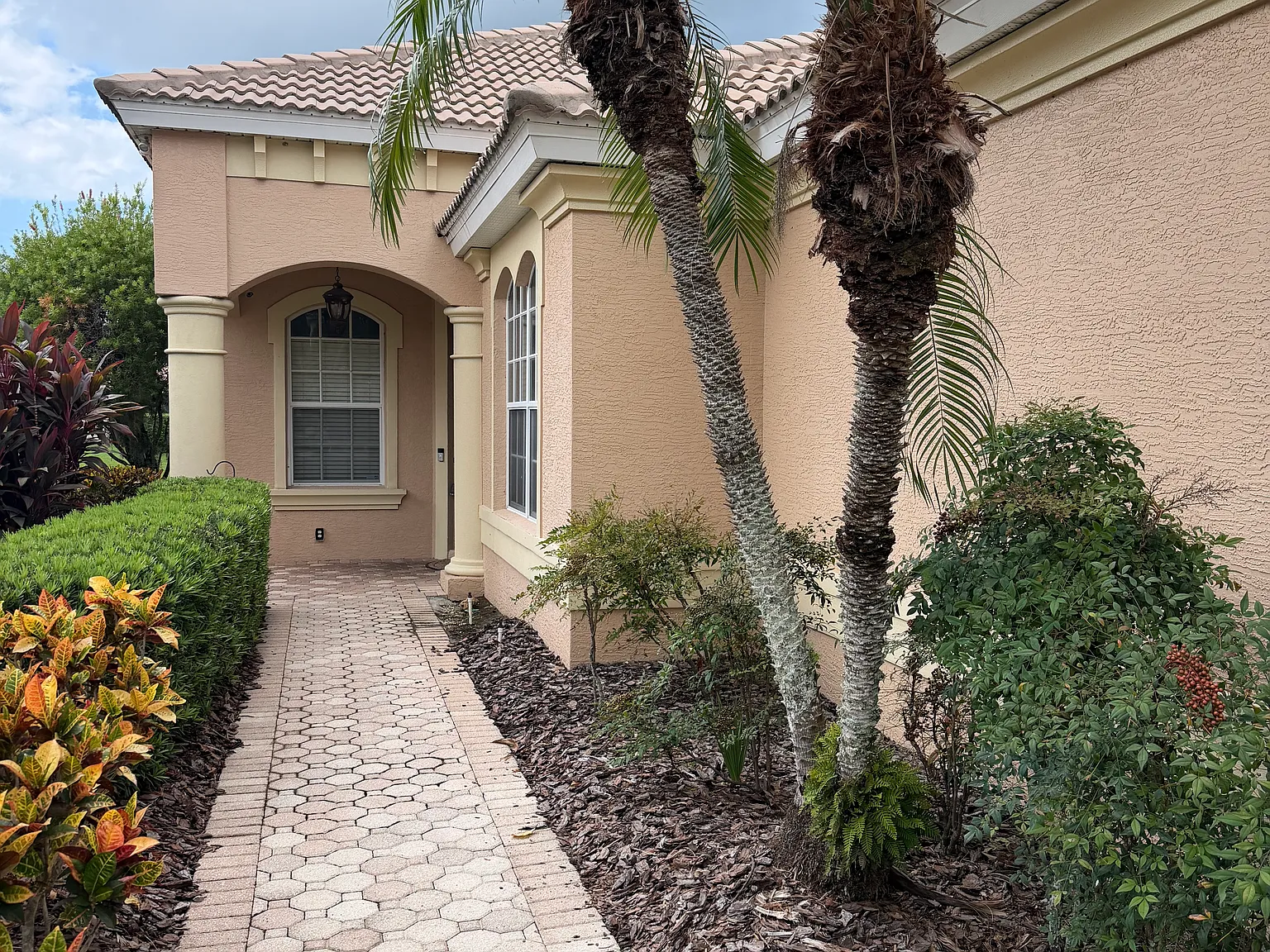 3 bed, 1643 sqft, $2,750 — Photo 2
