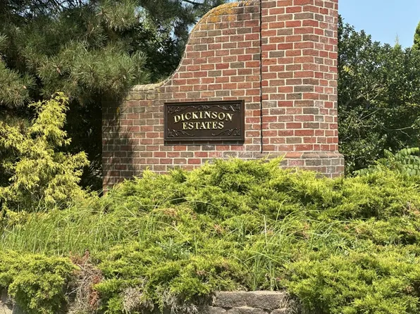5141 Dickinson Estates Dr #15, Saint Joseph, MI 49085