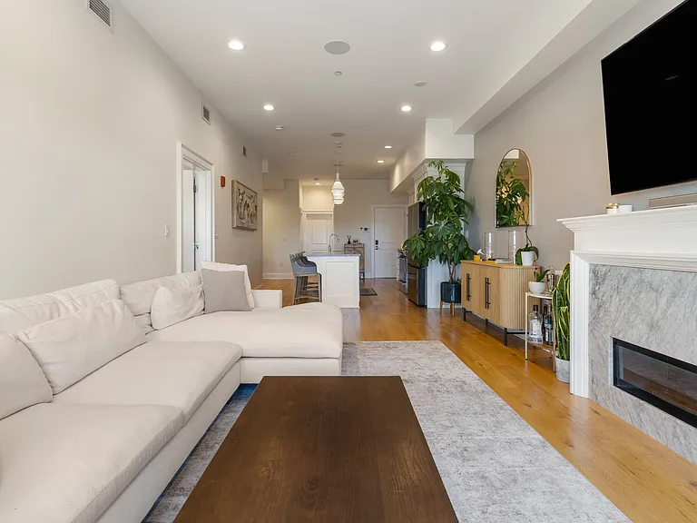 380 Bunker Hill St #210 — Photo 4