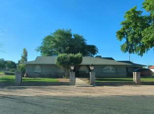 929 E Harwell Rd, Gilbert, AZ 85234
