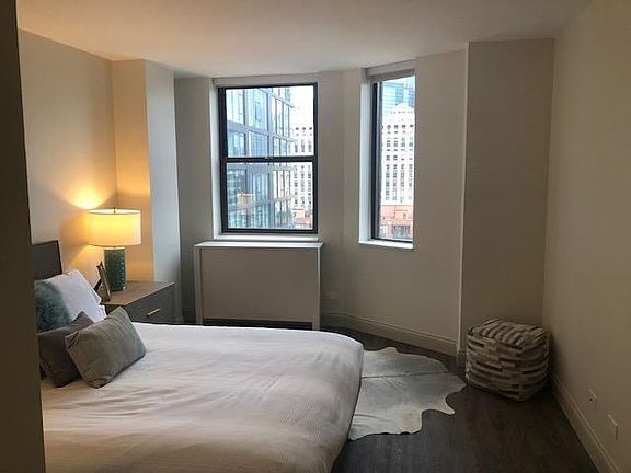 3rd image of 511 N McClurg Ct #3012
