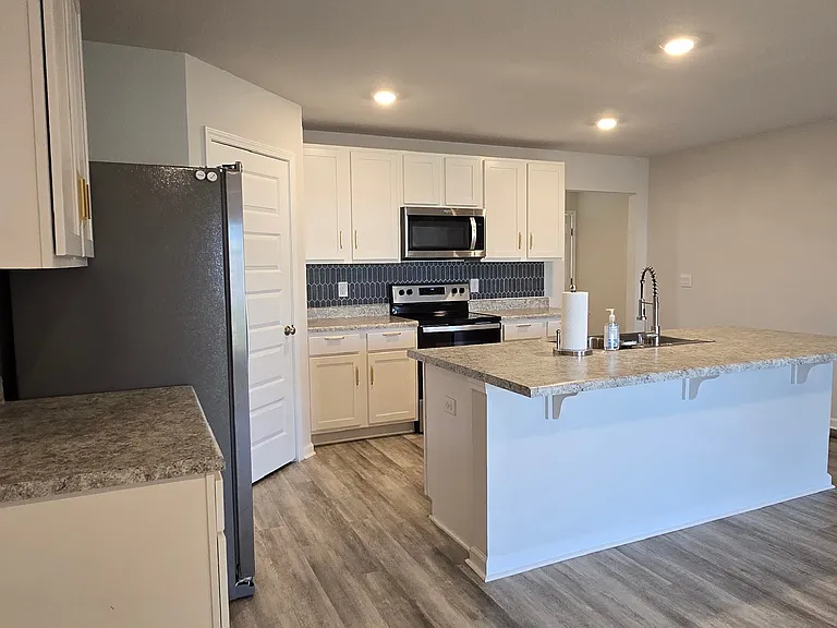 4384 White Cedar Ct — Photo 4