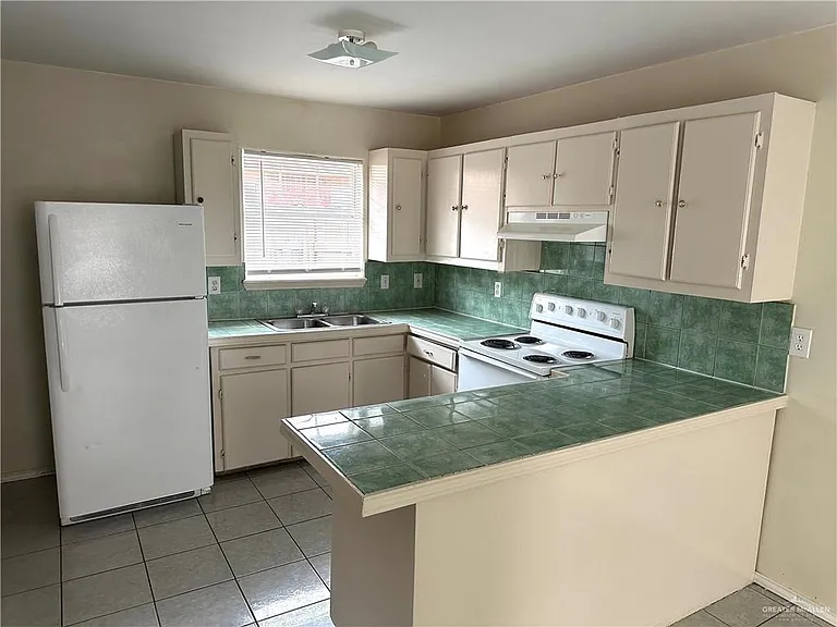 3710 W Zelma St — Photo 4