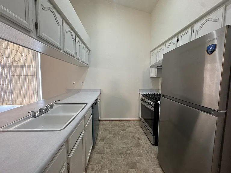 1344 Park Ln #1 — Photo 10