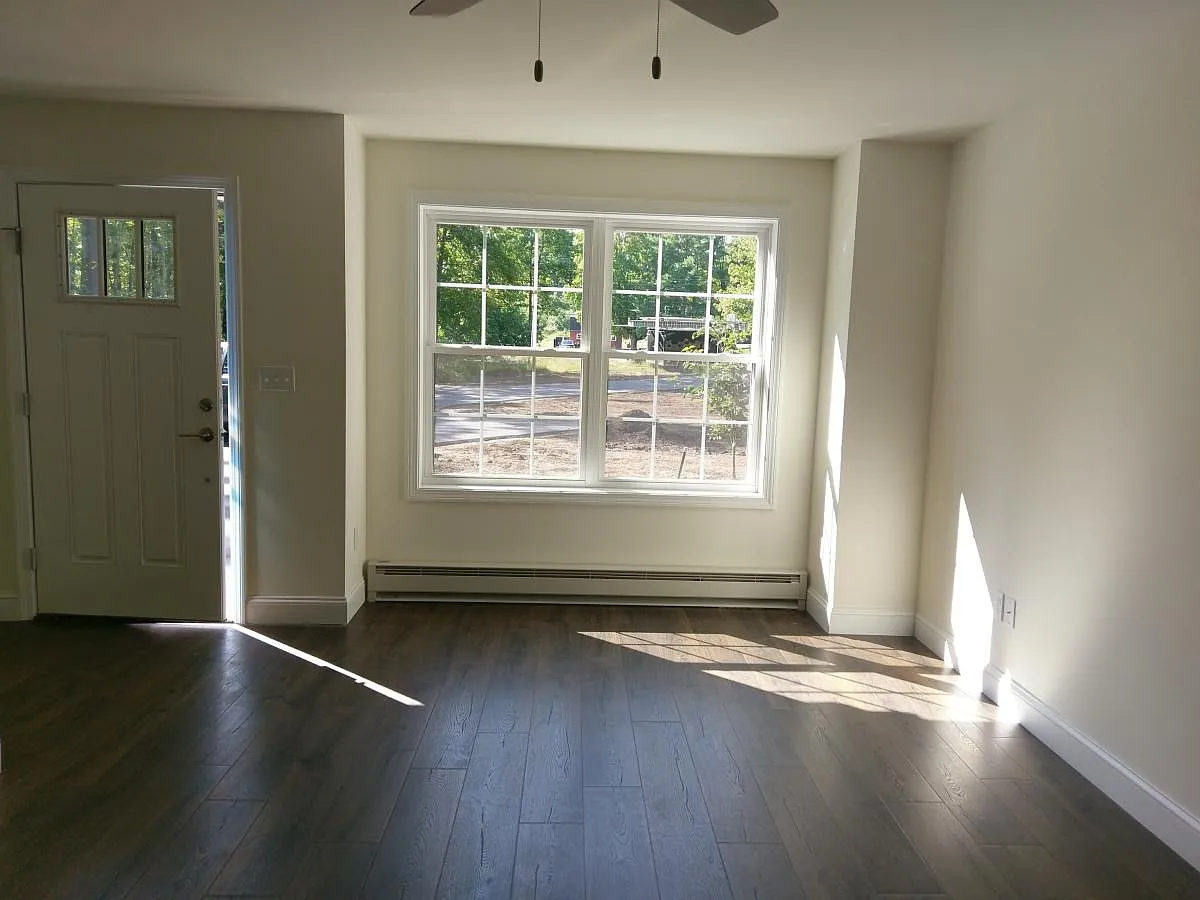 2 bed, 1.5 bath, 1050 sqft, $2,200 — Photo 3