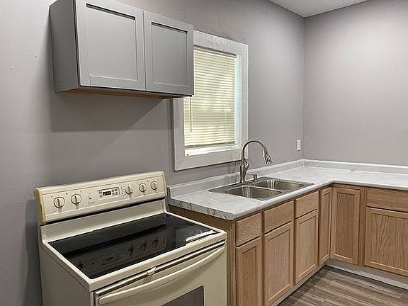 5th image of 804 27th Ave NE #1