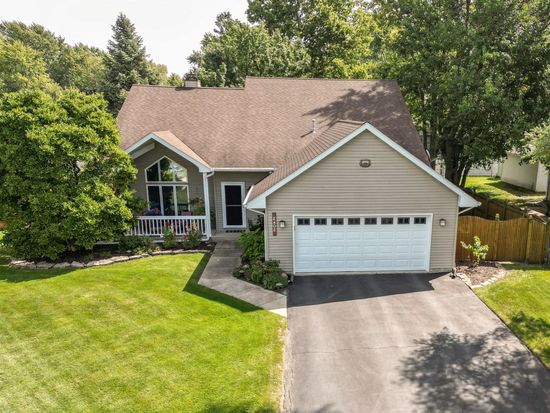 2402 Meridian Dr, Joliet, IL 60431