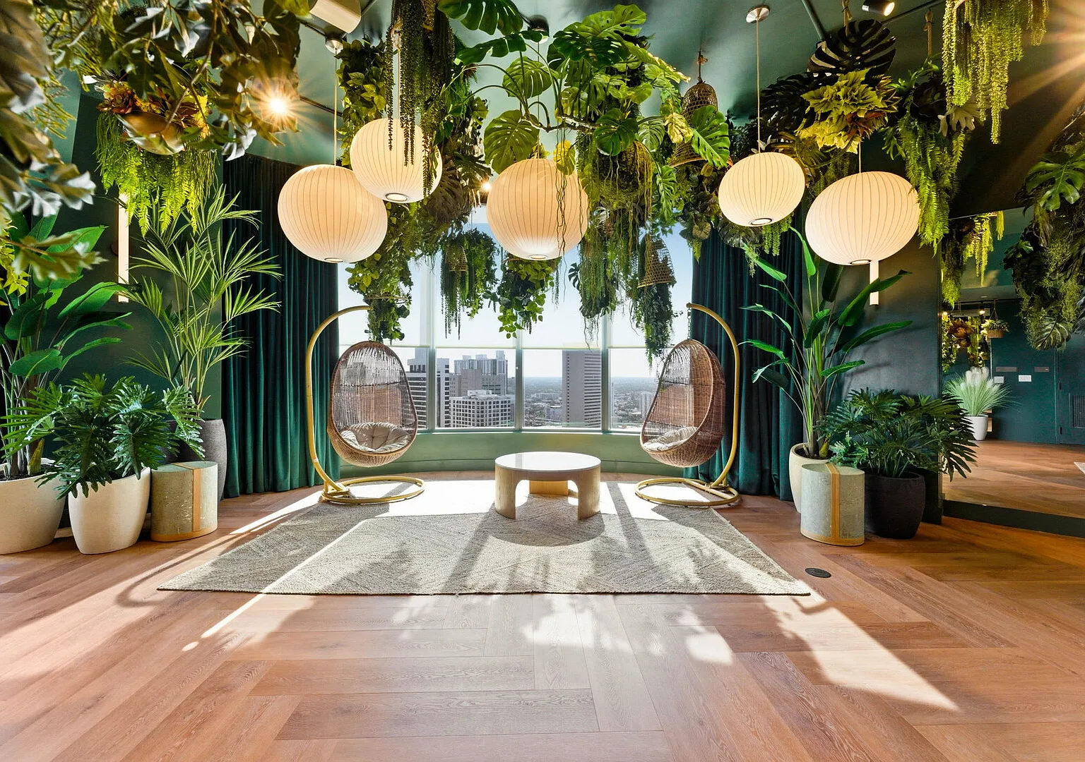 Stylish Miami Stay for 5 Guests — Photo 4