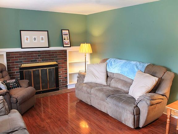 3rd image of 22 Rogers Pl