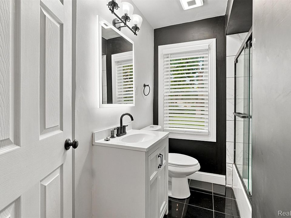 12827 Woodbine, photo 7