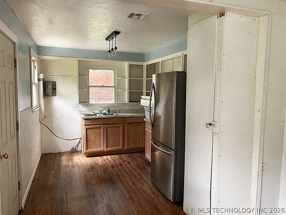 5th image of 1103 Ida Ln