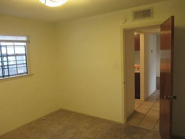 1 bed, 1.0 bath, 572 sqft, $875 — Photo 4