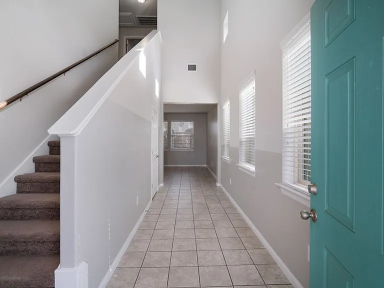 156 Triumph Rd — Photo 3