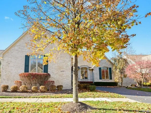 25275 Sutton Ct, Novi, MI 48374