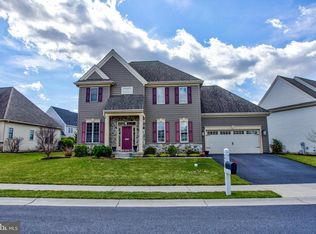 679 Warminster Ln, Lititz, PA 17543